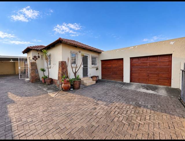 3 BEDROOM HOUSE FOR SALE IN BEN FLEUR